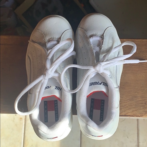 BRAND NEW Little boy Tommy Hilfiger Sneakers - Picture 3 of 6